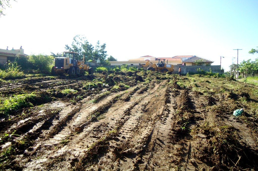 Alcaldía de Moca realiza operativo de limpieza en Urbanización Los Cáceres